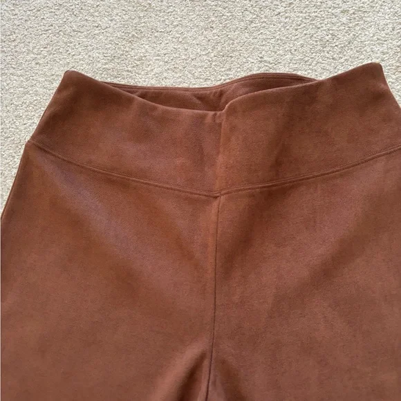 Soft surrounding faux suede legging style pants
Retails 90 - Picture 4 of 6